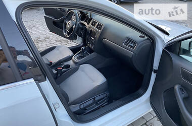 Седан Volkswagen Jetta 2017 в 