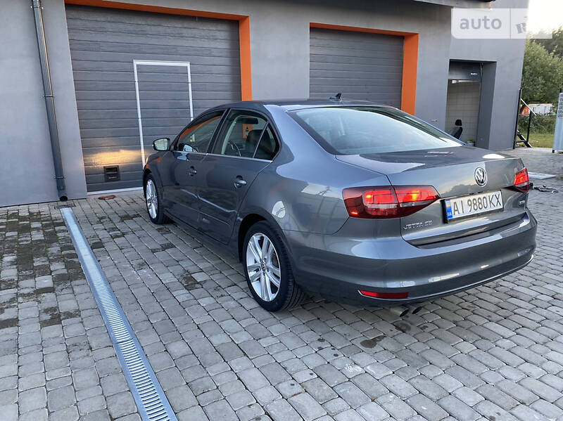 Седан Volkswagen Jetta 2016 в Києві