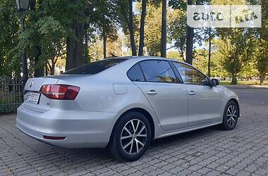 Седан Volkswagen Jetta 2016 в Сумах