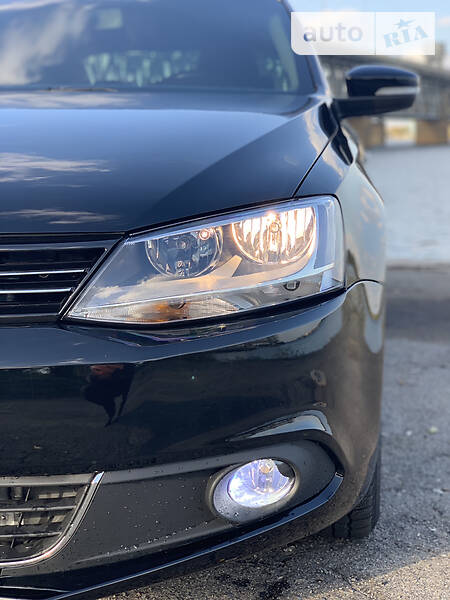 Седан Volkswagen Jetta 2012 в Днепре