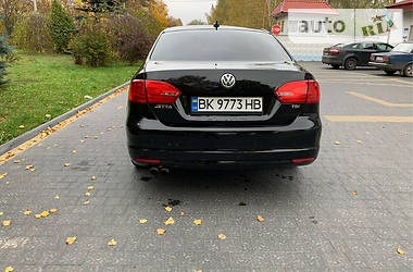 Седан Volkswagen Jetta 2012 в Ровно
