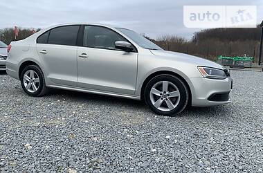 Седан Volkswagen Jetta 2011 в Львове