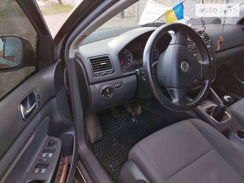 Седан Volkswagen Jetta 2006 в Старокостянтинові