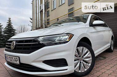 Седан Volkswagen Jetta 2019 в Киеве