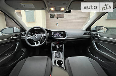 Седан Volkswagen Jetta 2019 в 