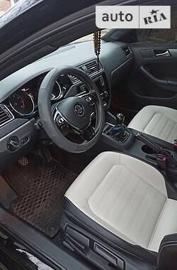 Седан Volkswagen Jetta 2016 в Мариуполе