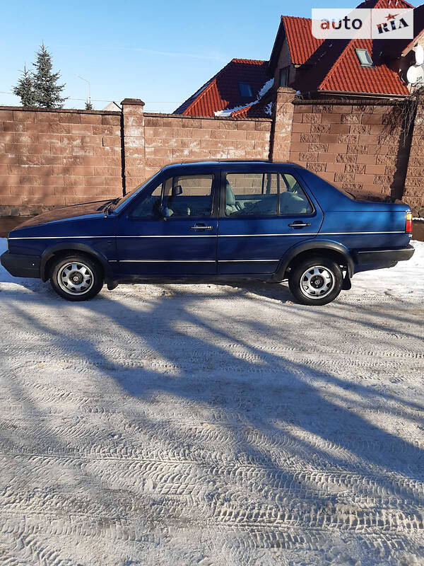 Седан Volkswagen Jetta 1987 в Нововолынске