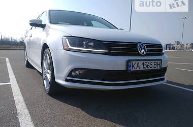 Седан Volkswagen Jetta 2016 в Киеве