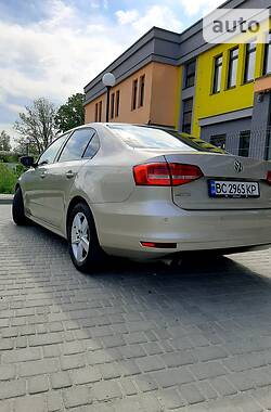 Седан Volkswagen Jetta 2015 в 
