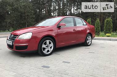 Седан Volkswagen Jetta 2005 в Обухове