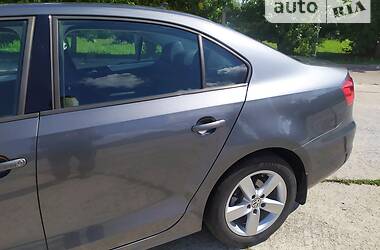 Седан Volkswagen Jetta 2012 в 