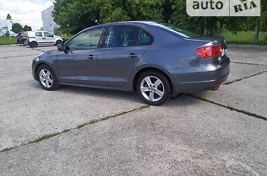 Седан Volkswagen Jetta 2012 в 
