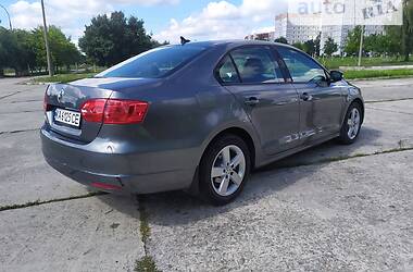 Седан Volkswagen Jetta 2012 в 