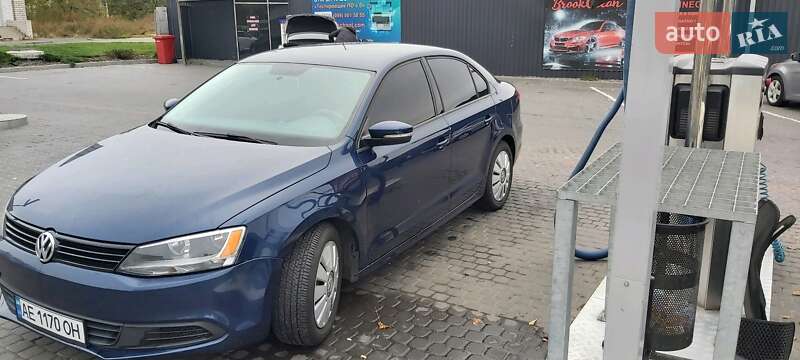 Седан Volkswagen Jetta 2011 в Днепре