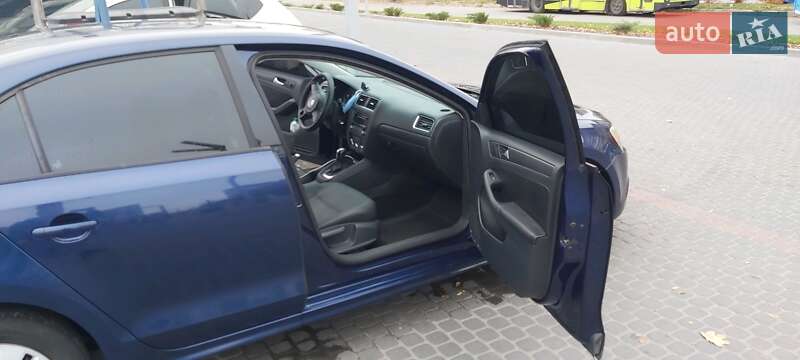 Седан Volkswagen Jetta 2011 в Днепре