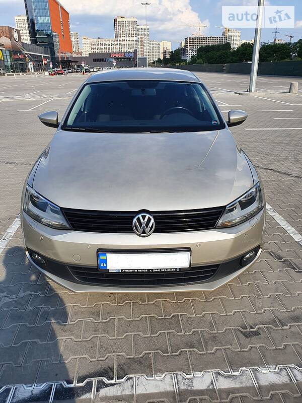 Седан Volkswagen Jetta 2011 в Києві