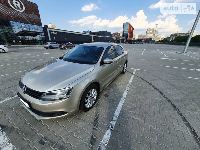 Седан Volkswagen Jetta 2011 в Києві