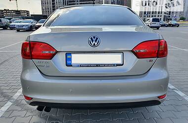 Седан Volkswagen Jetta 2011 в Києві