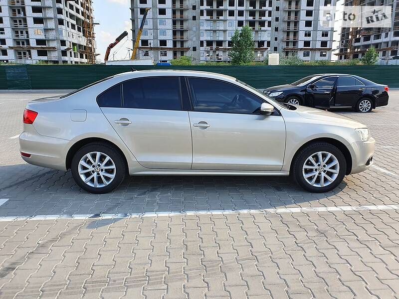 Седан Volkswagen Jetta 2011 в Києві