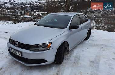 Седан Volkswagen Jetta 2014 в Воловце