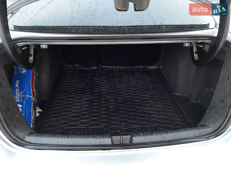 Седан Volkswagen Jetta 2014 в Воловце