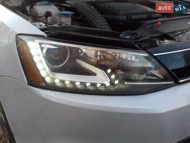 Седан Volkswagen Jetta 2013 в Харькове