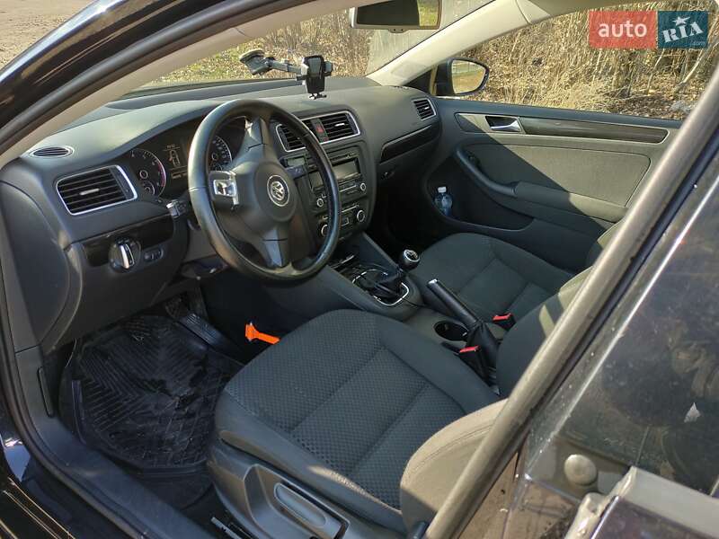 Седан Volkswagen Jetta 2011 в Ізяславі