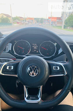 Седан Volkswagen Jetta 2016 в 