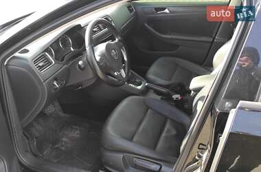 Седан Volkswagen Jetta 2011 в 
