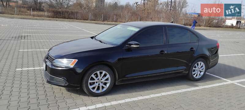 Седан Volkswagen Jetta 2011 в 