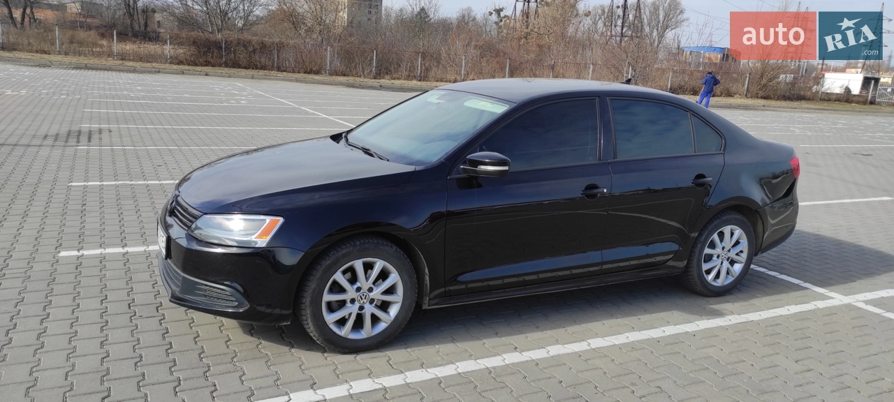2011 Volkswagen Jetta - фото 1