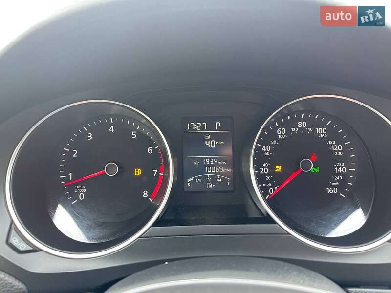 Седан Volkswagen Jetta 2015 в Львове