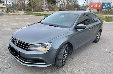 Седан Volkswagen Jetta 2015 в 