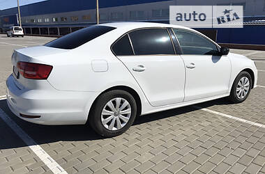 Седан Volkswagen Jetta 2015 в Лубнах