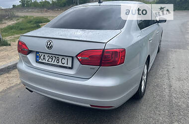 Седан Volkswagen Jetta 2013 в Чернігові