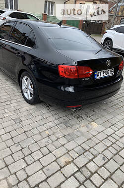 Седан Volkswagen Jetta 2014 в Ивано-Франковске