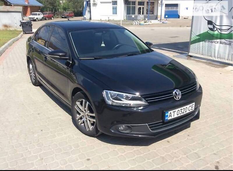 Седан Volkswagen Jetta 2012 в Івано-Франківську