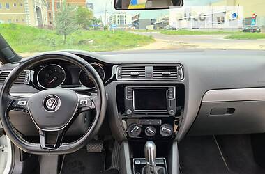 Седан Volkswagen Jetta 2016 в Львове