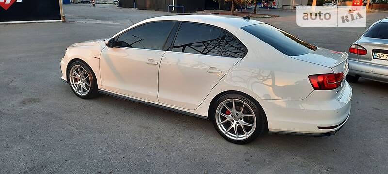 Седан Volkswagen Jetta 2017 в Запоріжжі