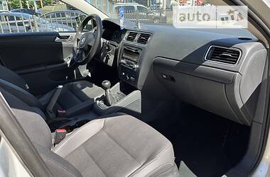 Седан Volkswagen Jetta 2011 в Днепре