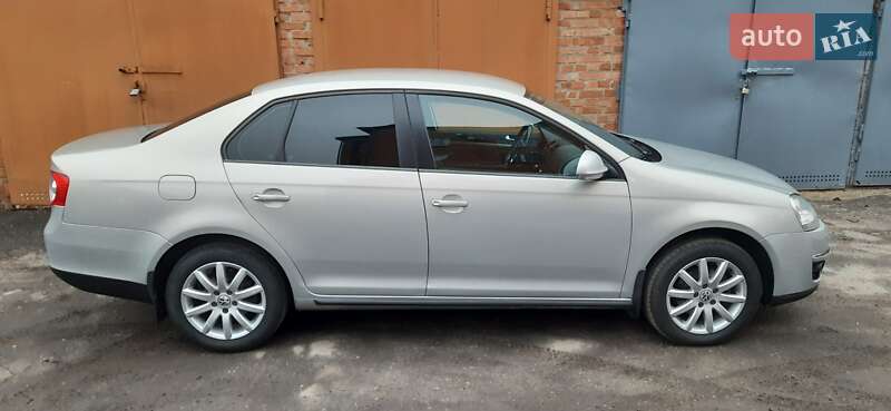Седан Volkswagen Jetta 2010 в Полтаві