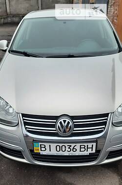 Седан Volkswagen Jetta 2010 в Полтаве