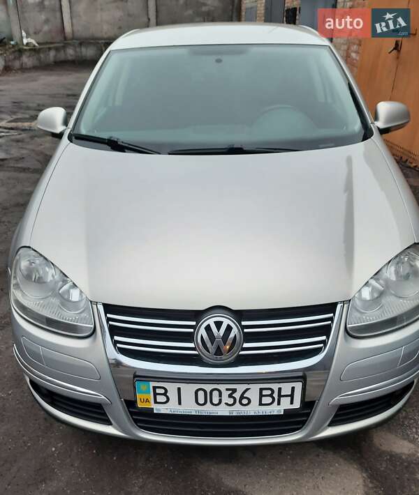 Седан Volkswagen Jetta 2010 в Полтаве