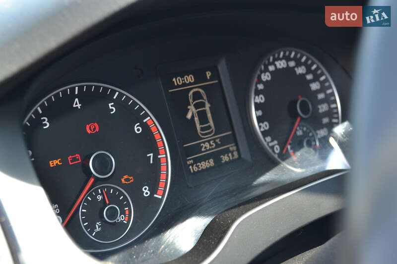 Седан Volkswagen Jetta 2012 в Харкові