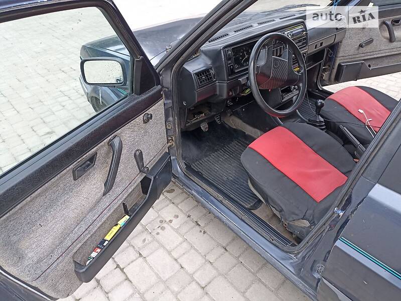 Седан Volkswagen Jetta 1988 в Яворове