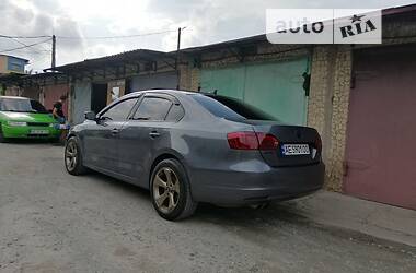 Седан Volkswagen Jetta 2010 в Кривом Роге