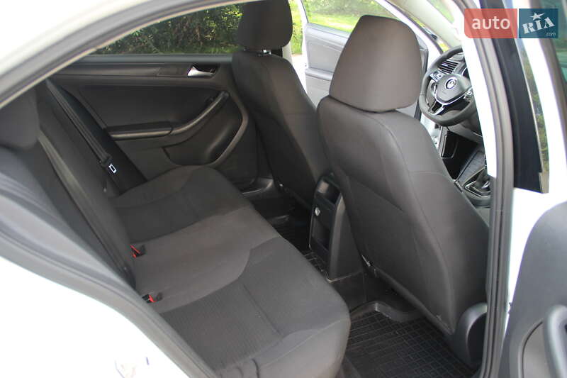 Седан Volkswagen Jetta 2015 в Бучачі