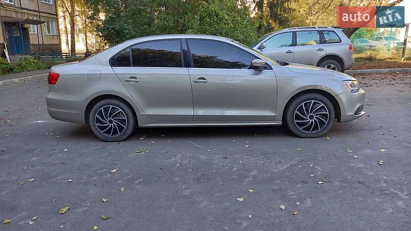 Седан Volkswagen Jetta 2012 в Харкові