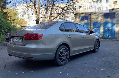 Седан Volkswagen Jetta 2012 в Харькове