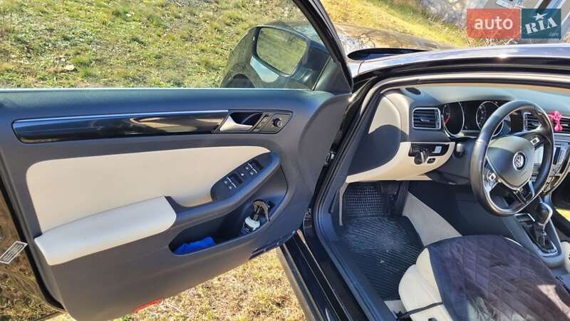 Седан Volkswagen Jetta 2015 в Виннице
